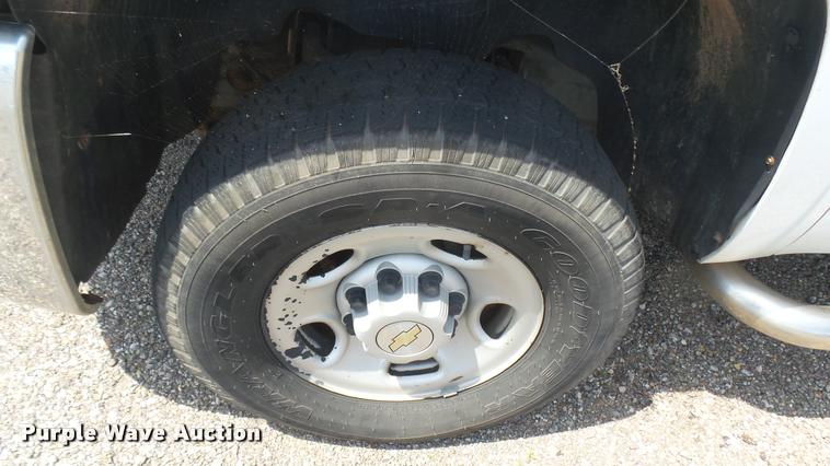 image for item DB3416 2007 Chevrolet Silverado 2500HD Crew Cab pickup truck