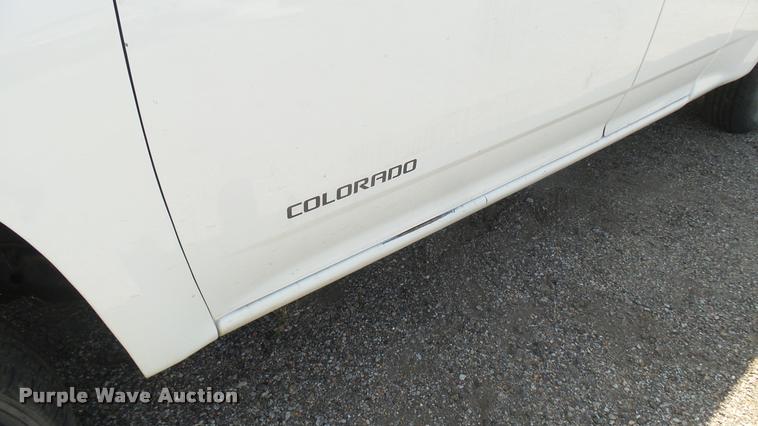 image for item DB3419 2005 Chevrolet Colorado Ext. Cab pickup truck