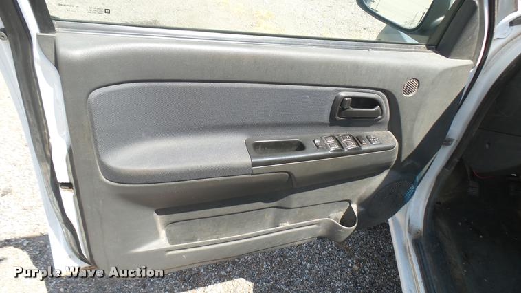 image for item DB3420 2006 Chevrolet Colorado Crew Cab pickup truck