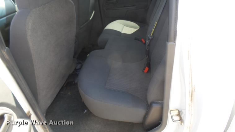 image for item DB3420 2006 Chevrolet Colorado Crew Cab pickup truck