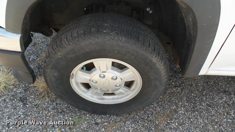 image for item DB3420 2006 Chevrolet Colorado Crew Cab pickup truck