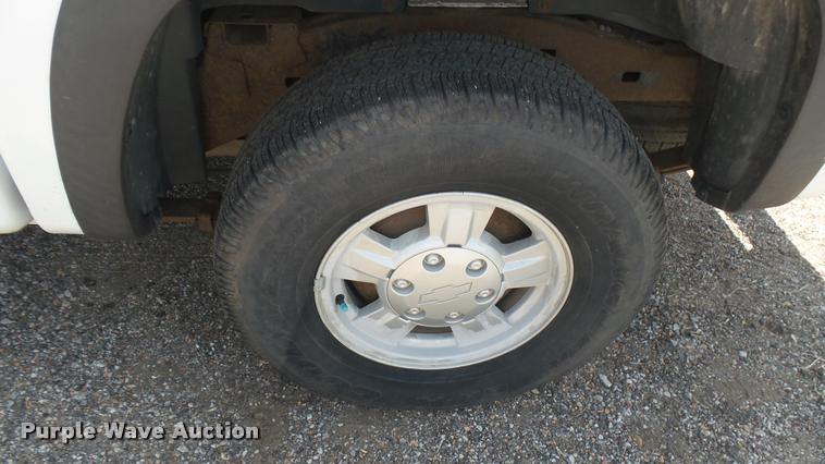 image for item DB3420 2006 Chevrolet Colorado Crew Cab pickup truck