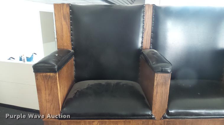 image for item DL9885 Shoe shine station