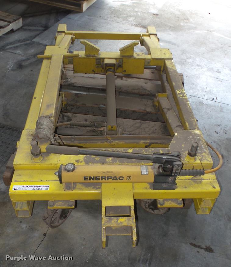 image for item DL9890 Bus engine jack