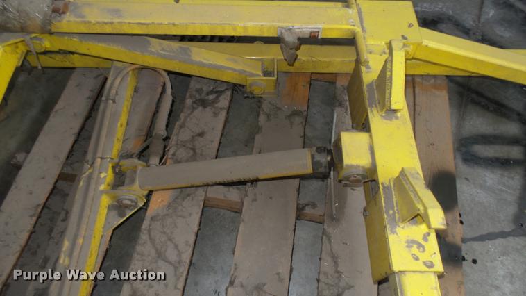 image for item DL9890 Bus engine jack