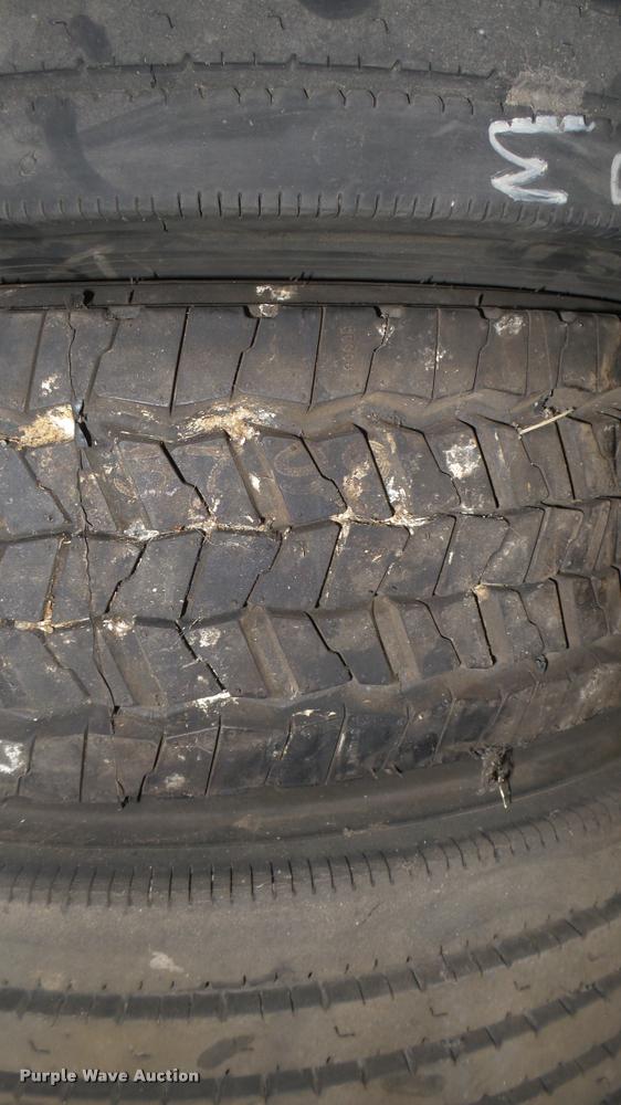 image for item DL9896 (6) Bridgestone R250F 265/70R19.5 tires