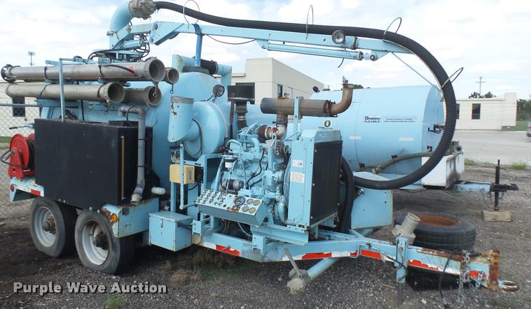 image for item DL9918 2001 Vactor vacuum system