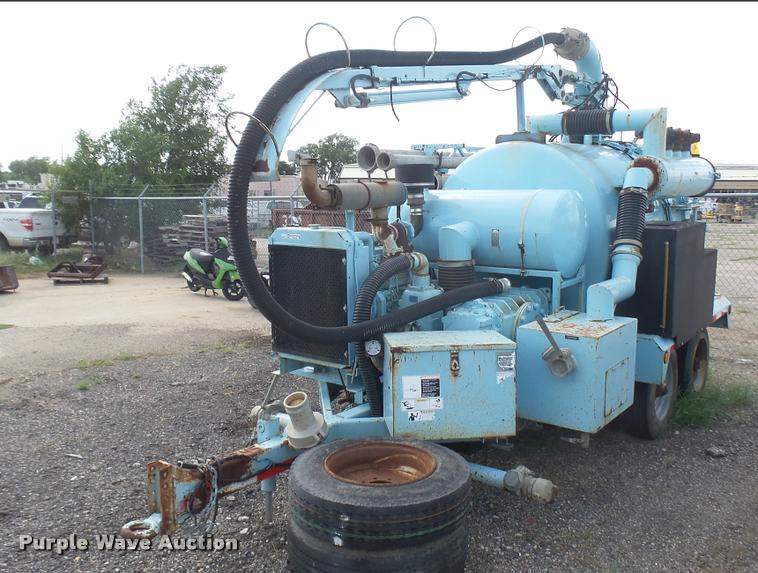 image for item DL9918 2001 Vactor vacuum system