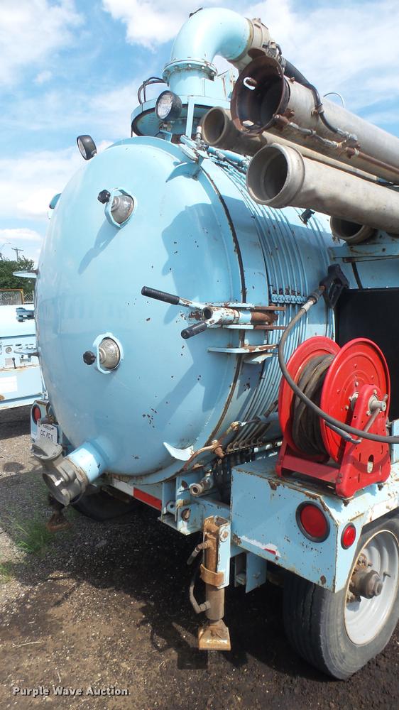 image for item DL9918 2001 Vactor vacuum system