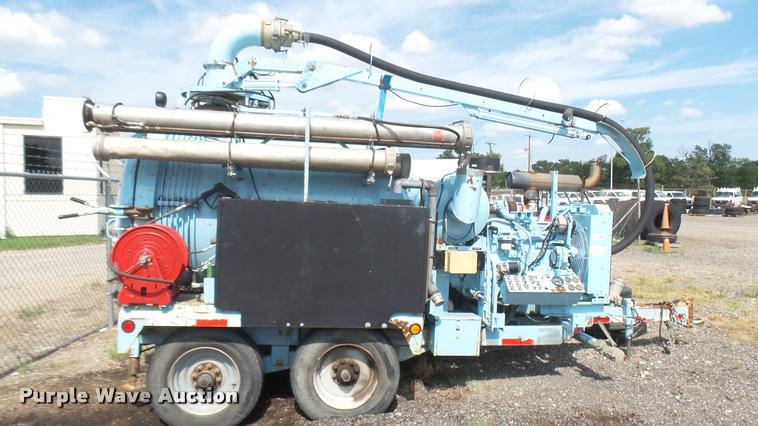 image for item DL9918 2001 Vactor vacuum system