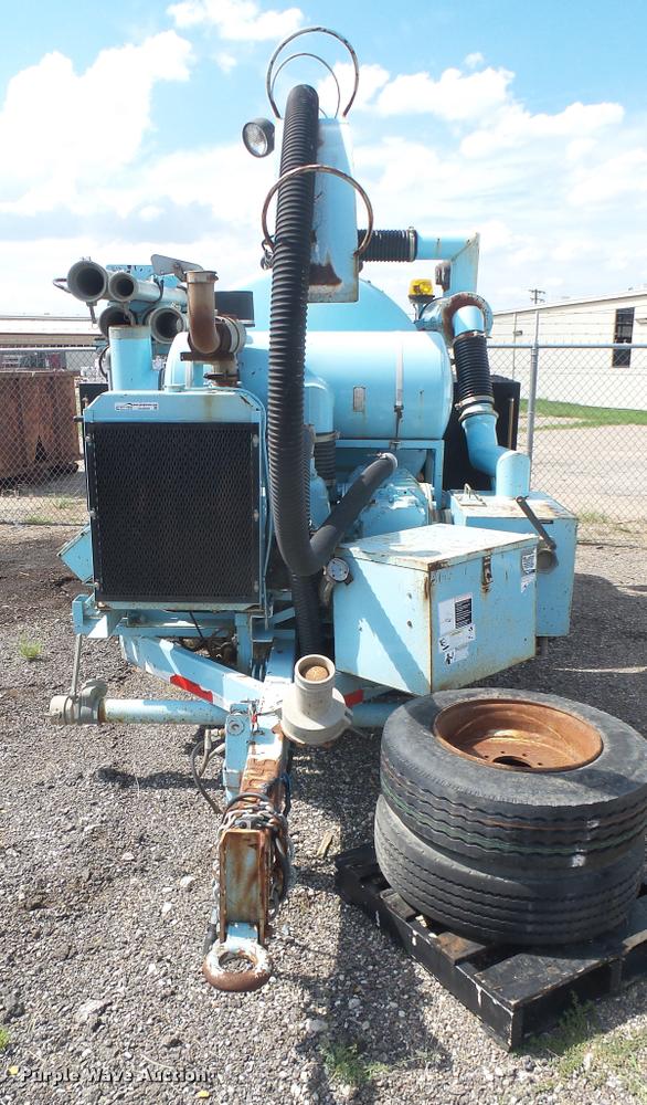 image for item DL9918 2001 Vactor vacuum system