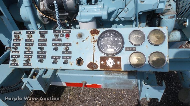 image for item DL9918 2001 Vactor vacuum system