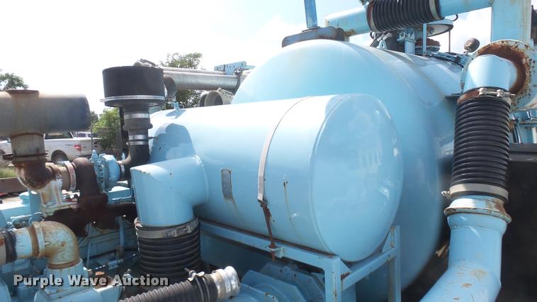 image for item DL9918 2001 Vactor vacuum system