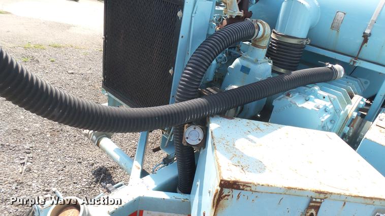 image for item DL9918 2001 Vactor vacuum system
