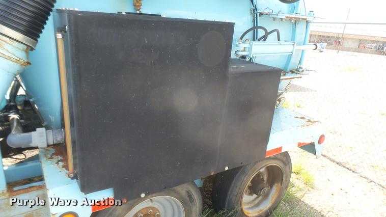 image for item DL9918 2001 Vactor vacuum system