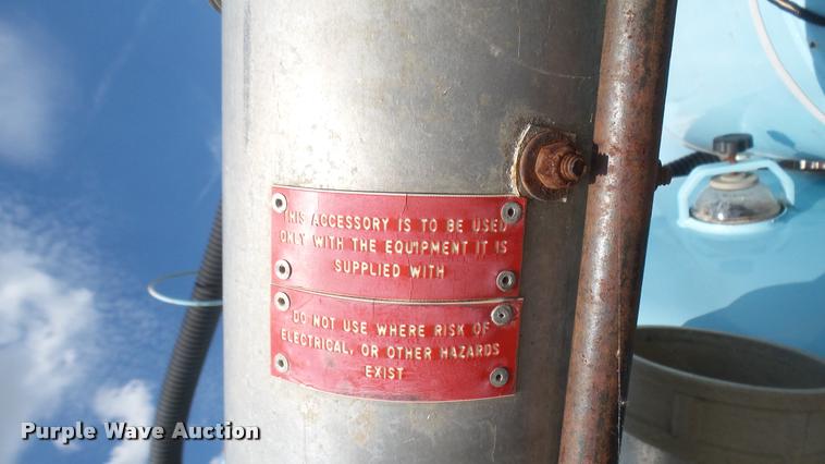 image for item DL9918 2001 Vactor vacuum system