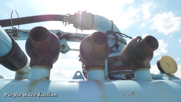 image for item DL9918 2001 Vactor vacuum system