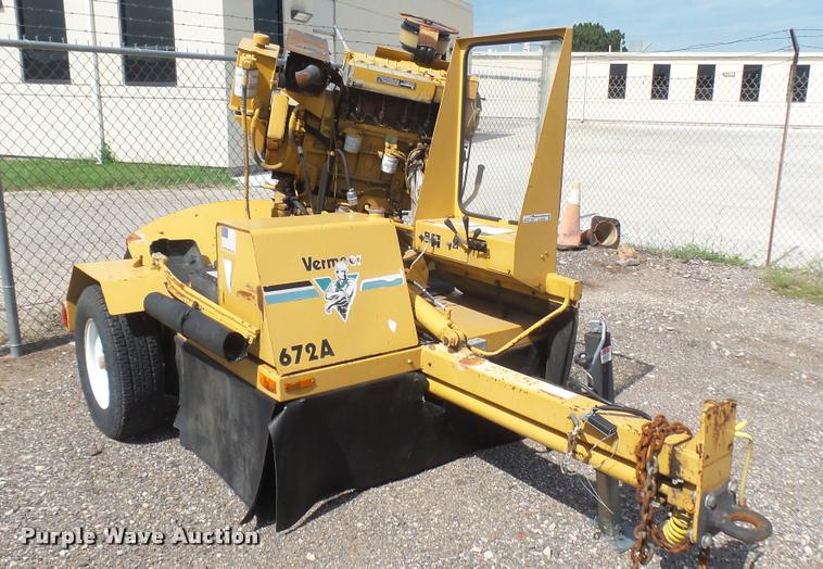 image for item DL9920 1997 Vermeer 672A stump grinder