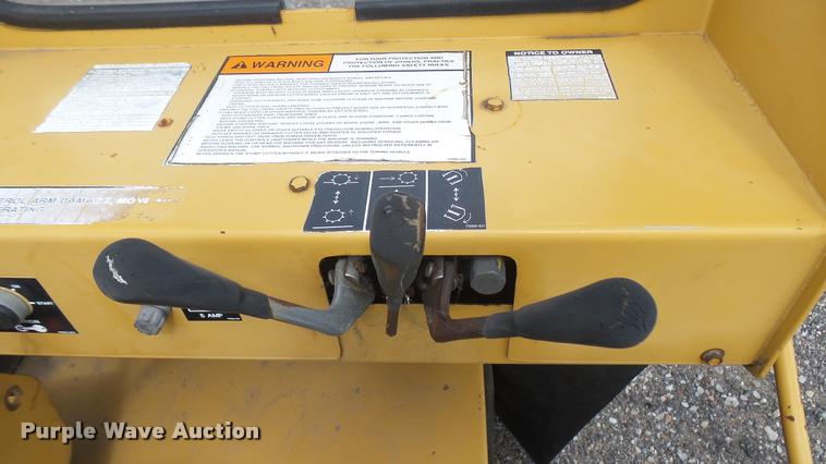 image for item DL9920 1997 Vermeer 672A stump grinder