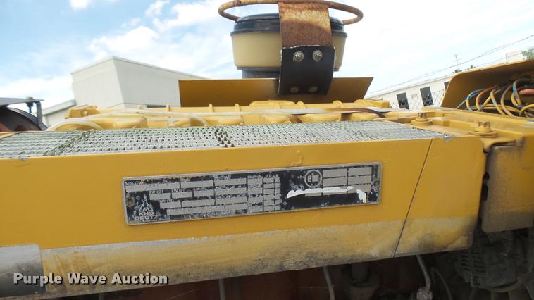 image for item DL9920 1997 Vermeer 672A stump grinder