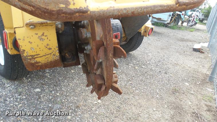 image for item DL9920 1997 Vermeer 672A stump grinder