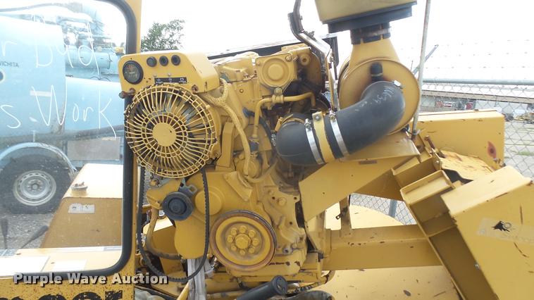 image for item DL9920 1997 Vermeer 672A stump grinder