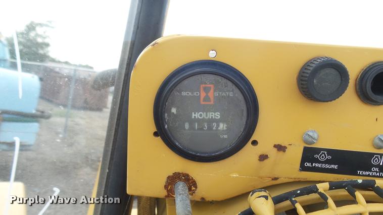 image for item DL9920 1997 Vermeer 672A stump grinder