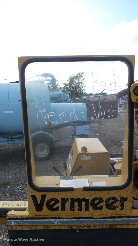 image for item DL9920 1997 Vermeer 672A stump grinder