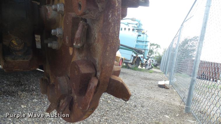 image for item DL9920 1997 Vermeer 672A stump grinder