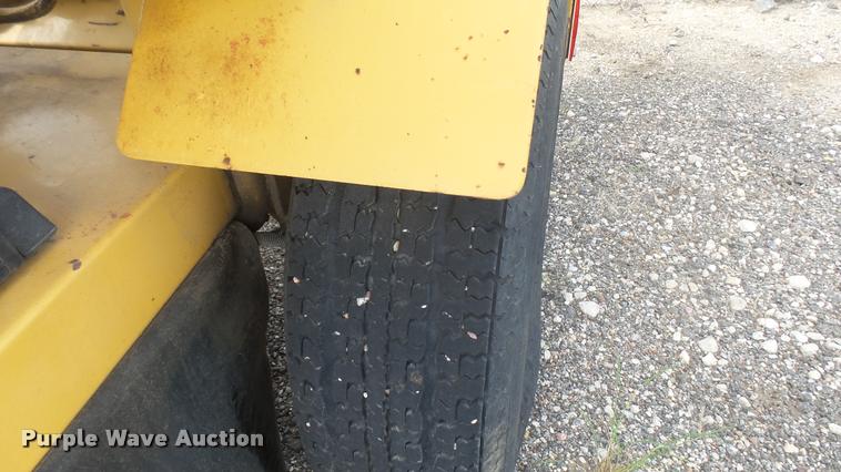 image for item DL9920 1997 Vermeer 672A stump grinder