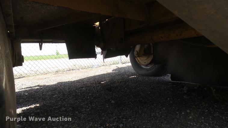 image for item DL9920 1997 Vermeer 672A stump grinder