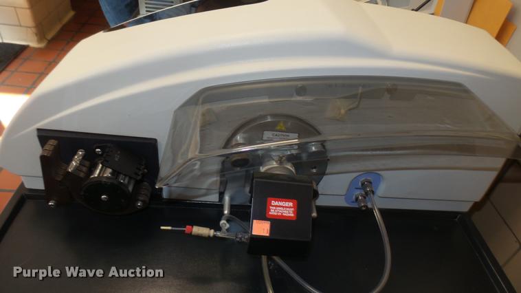 image for item DO9946 Parkin Elmer Elan DRC II mass spectrometer