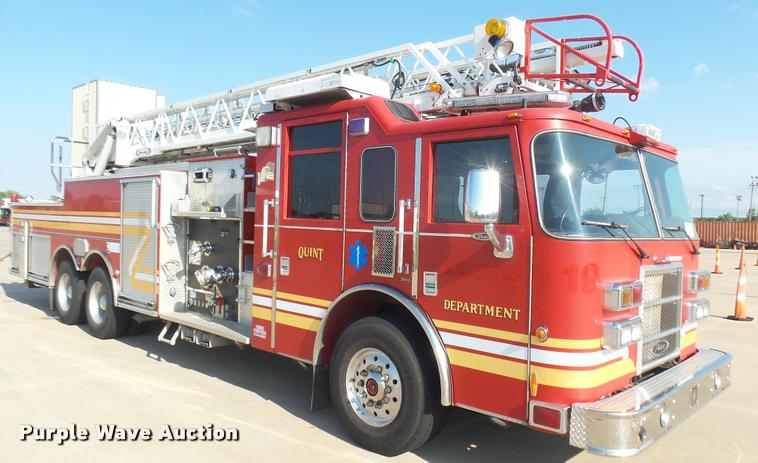 image for item L2266 2003 Pierce Quint ladder fire truck