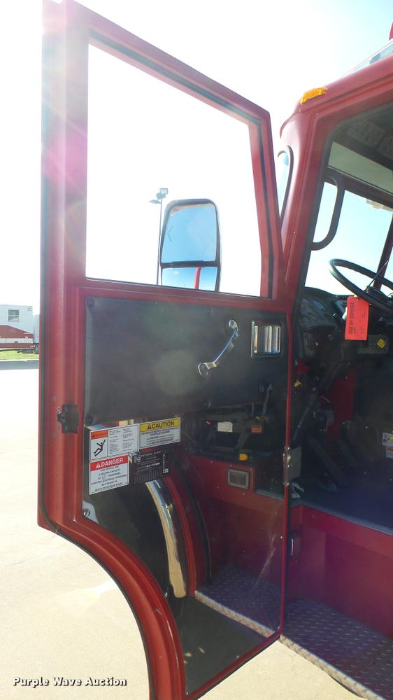 image for item L2266 2003 Pierce Quint ladder fire truck