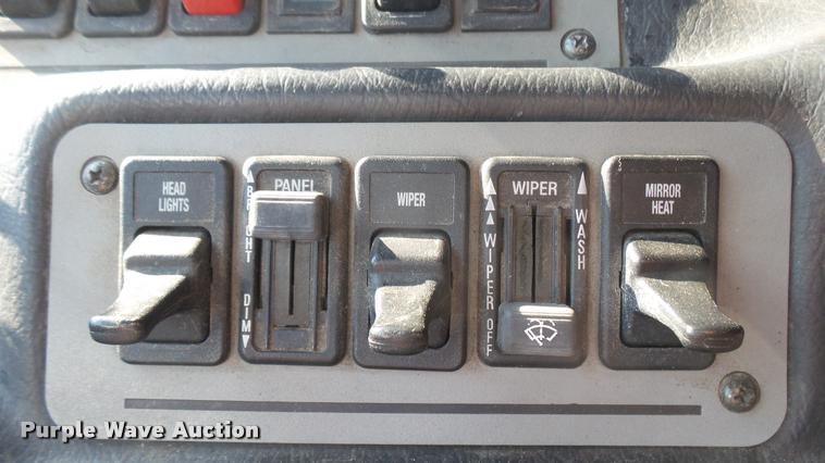 image for item L2266 2003 Pierce Quint ladder fire truck