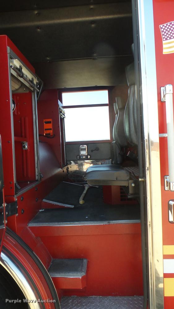 image for item L2266 2003 Pierce Quint ladder fire truck