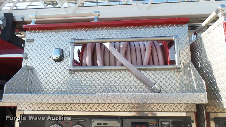 image for item L2266 2003 Pierce Quint ladder fire truck