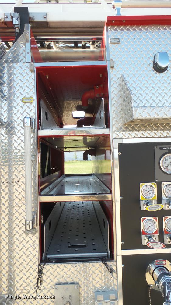 image for item L2266 2003 Pierce Quint ladder fire truck