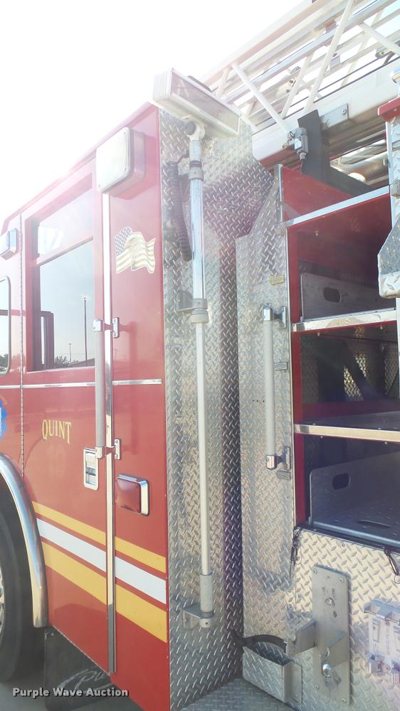 image for item L2266 2003 Pierce Quint ladder fire truck