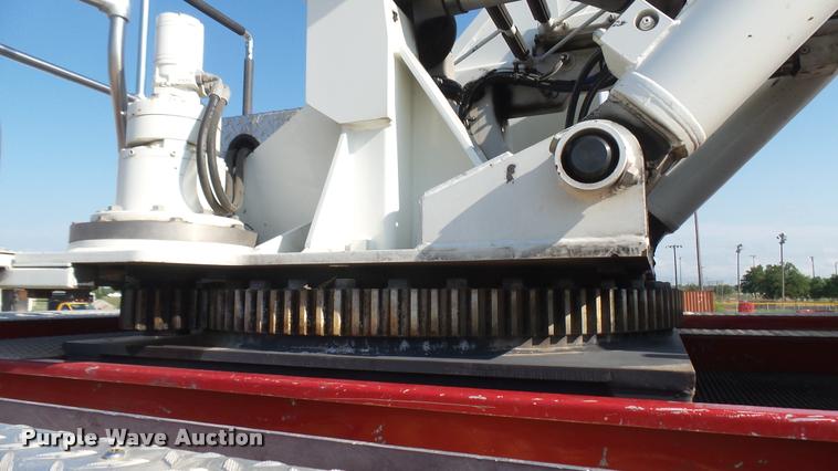 image for item L2266 2003 Pierce Quint ladder fire truck