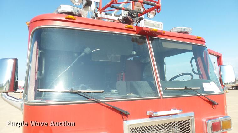 image for item L2266 2003 Pierce Quint ladder fire truck