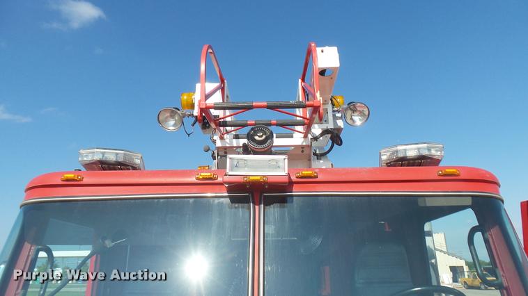 image for item L2266 2003 Pierce Quint ladder fire truck