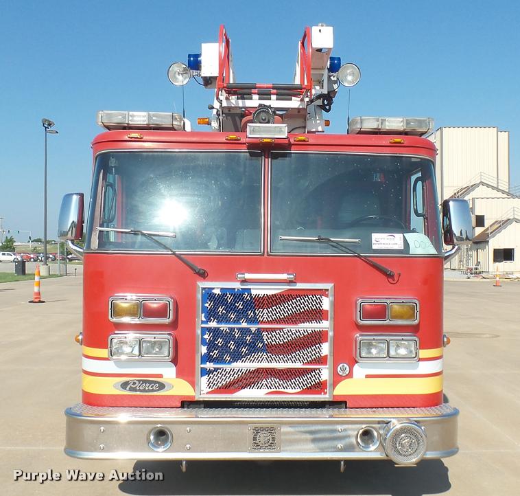 image for item L2267 2004 Pierce Quint ladder fire truck