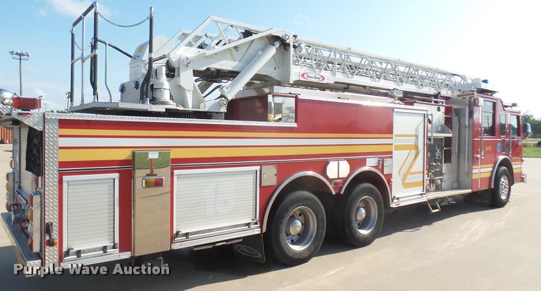 image for item L2267 2004 Pierce Quint ladder fire truck