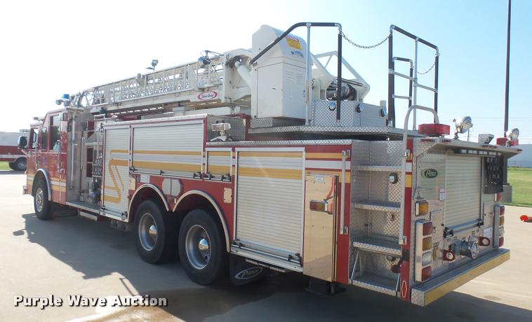 image for item L2267 2004 Pierce Quint ladder fire truck