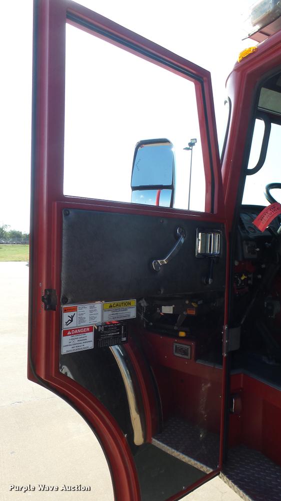 image for item L2267 2004 Pierce Quint ladder fire truck