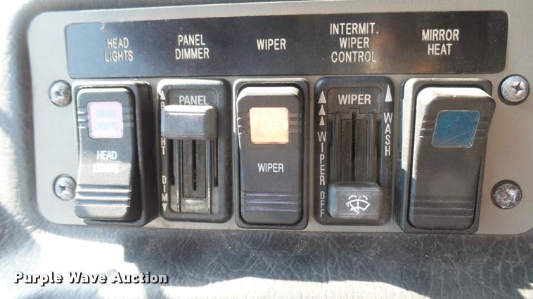 image for item L2267 2004 Pierce Quint ladder fire truck