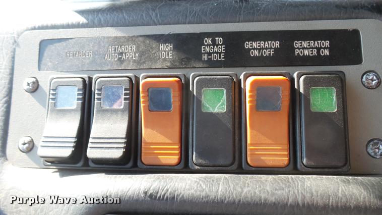 image for item L2267 2004 Pierce Quint ladder fire truck