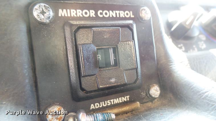 image for item L2267 2004 Pierce Quint ladder fire truck