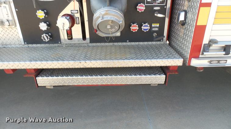 image for item L2267 2004 Pierce Quint ladder fire truck
